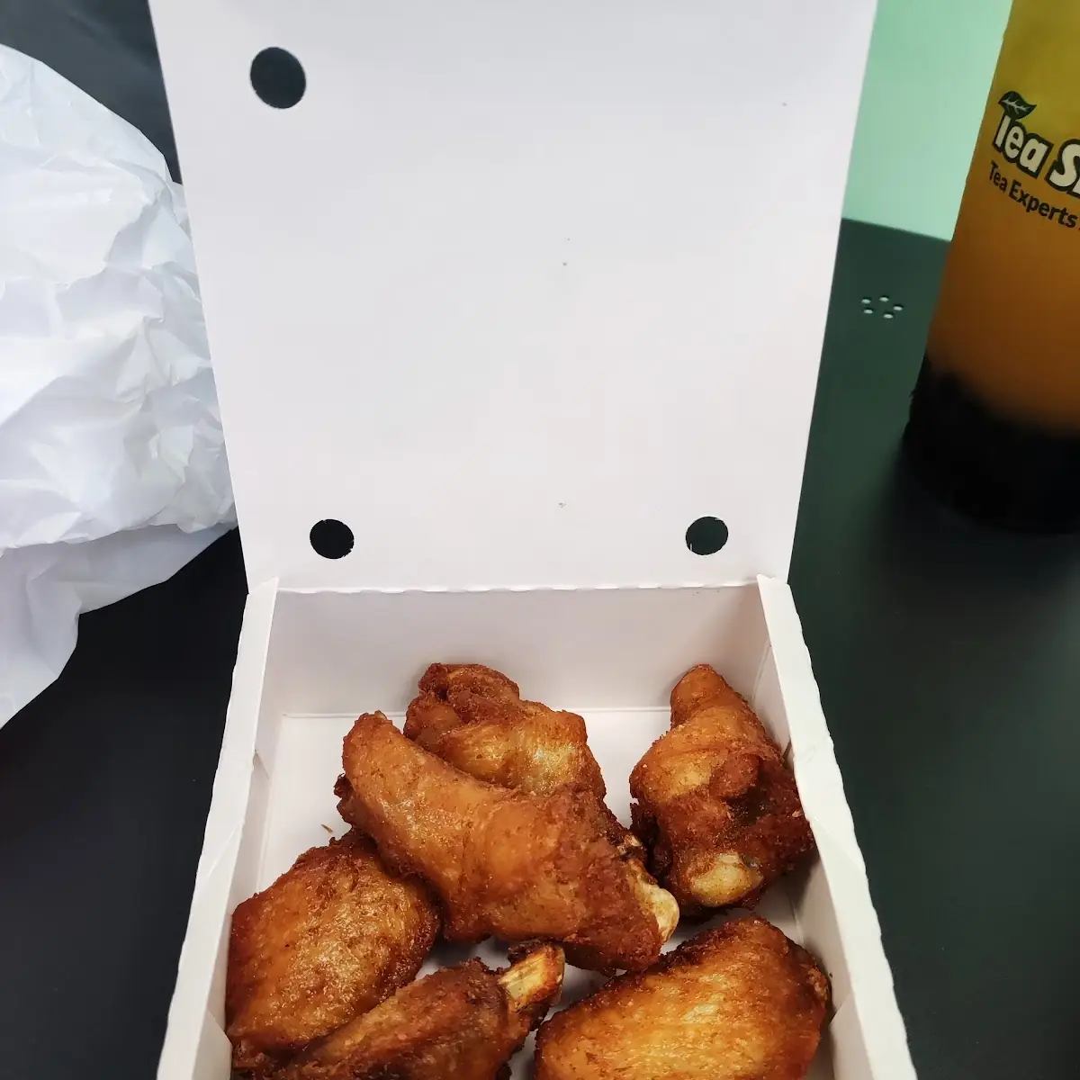 fried chicken wings 炸鸡翅